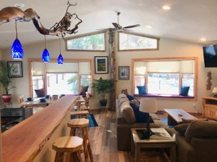 Near Slopes/lake! Charming, Rustic,modern, Hottub! - California 89, CA