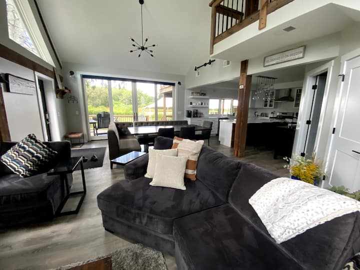 Luxury Retreat + Steam Room & Sauna Chalets for Rent in Ellicottville