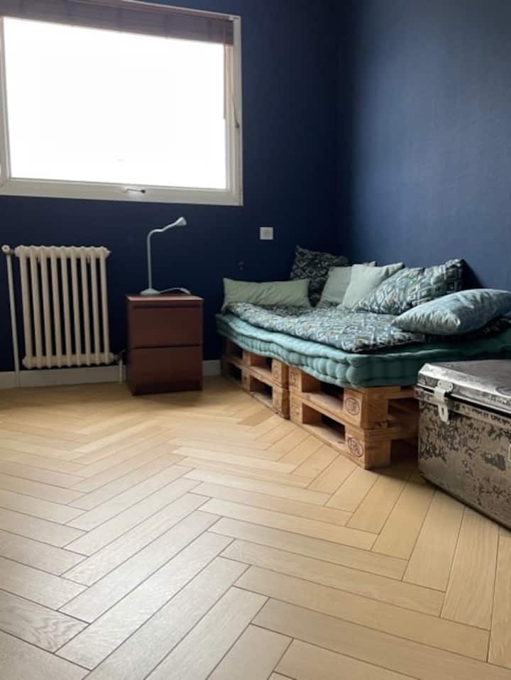 habitación 1 - escritorio - cama 1 persona