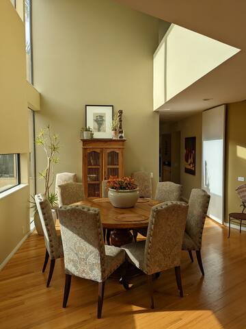 Light, peaceful, bright, quiet, modern dwelling. gallery image 5