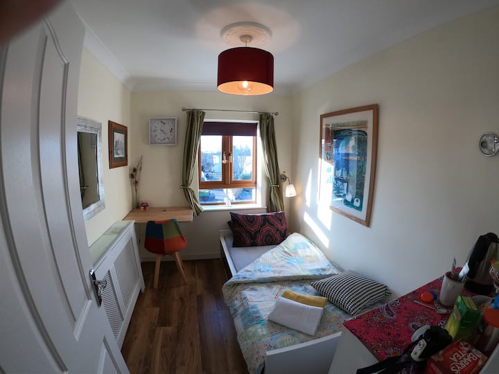 Girls Only  Comfy Single In Blanchardstown - Dublin
