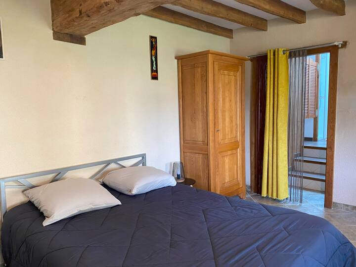 Schlafzimmer 1
