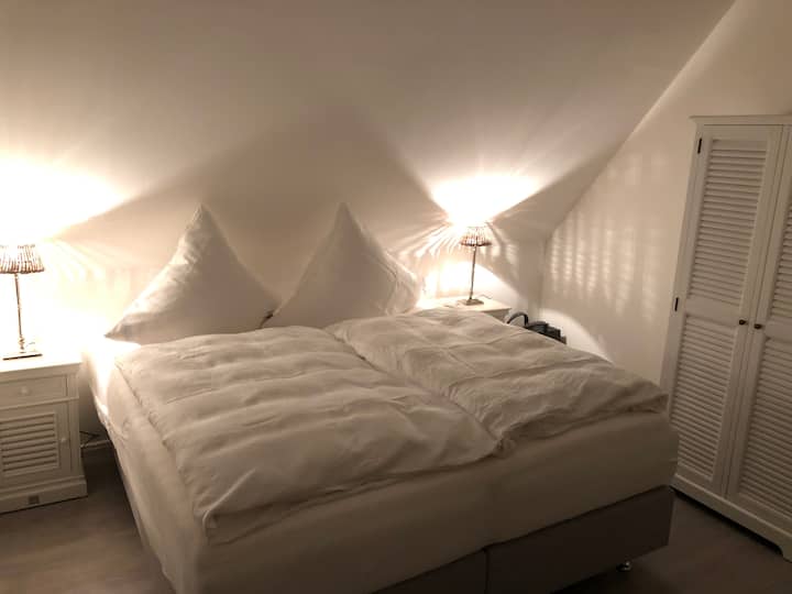 غرفة نوم 1 تضم سرير مزدوج