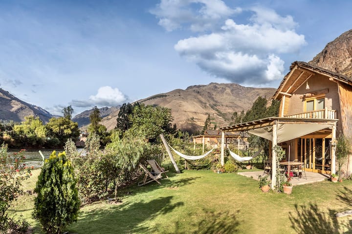 NEW Cozy Riverfront Cabin in Sacred Valley Cusco Cabins for