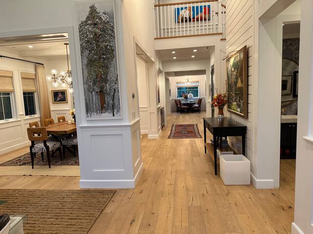 Sherman Oaks Jewel gallery image 2