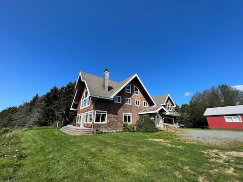 Homer Beach House with Amazing view and beach