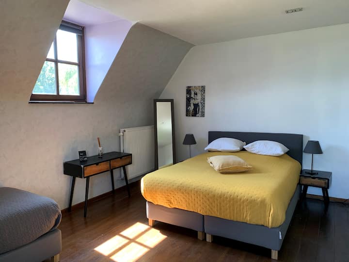 Room 4 - WWALYS QUADRUPLE