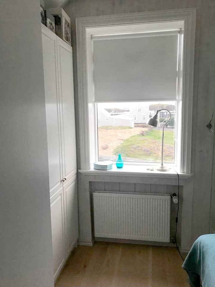 Ზემოთ 1 საძინებელი