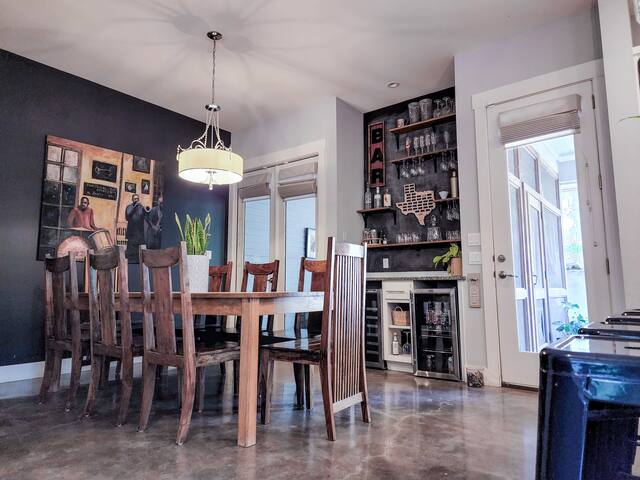 Best Price Near Barton Springs! gallery image 3