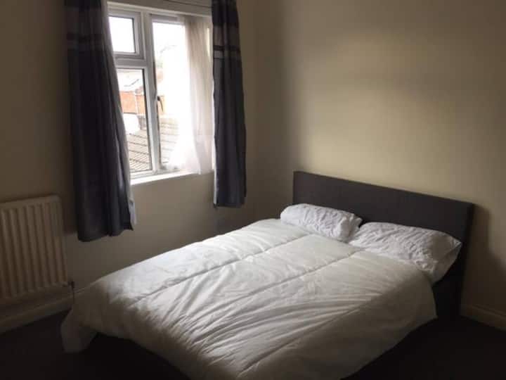 Rooms to stay in Coventry Close to City Centre 1 Houses for Rent in