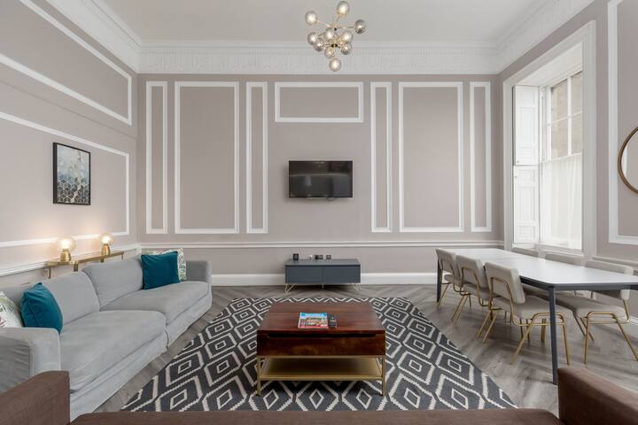 York Place City Centre 2 bedroom deluxe Apartment gallery image 4