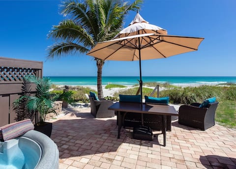 Licensed! Oceanfront/Hot Tub with view! 2 KingBeds