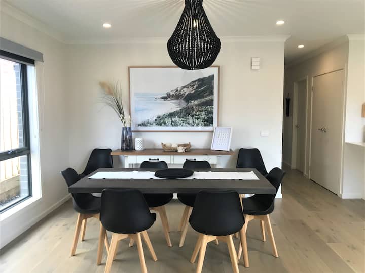 Brand New and Beautiful Rosebud Holiday Home Houses for Rent in