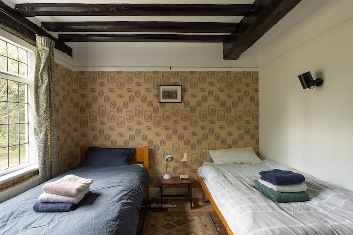 Ground floor twin bedroom