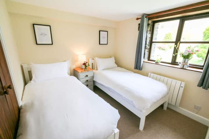 Heron 1 cottage - Lake Cottages at Cwm Chwefru