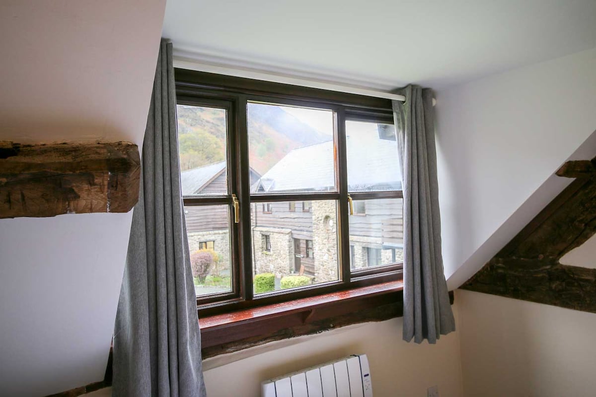 Lake Cottages at Cwm Chwefru