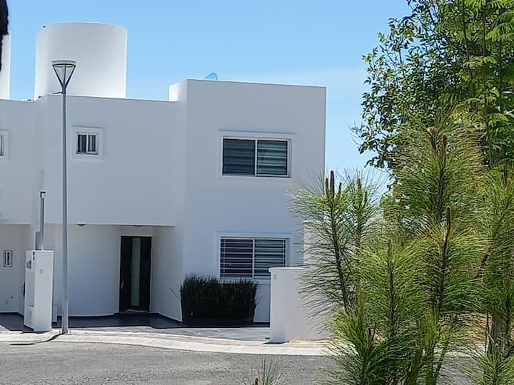 Beautiful House Excellent Location Houses for Rent in Juriquilla, Querétaro, Mexico Airbnb