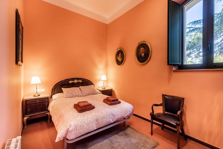 საძინებელი 1