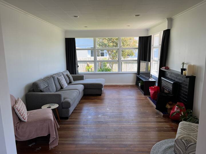 Private Family Home Minutes From Pukekura Park - New Plymouth