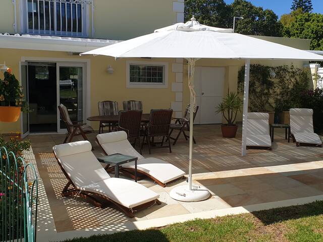 Holiday Home with Porch and Heated Pool gallery image 2