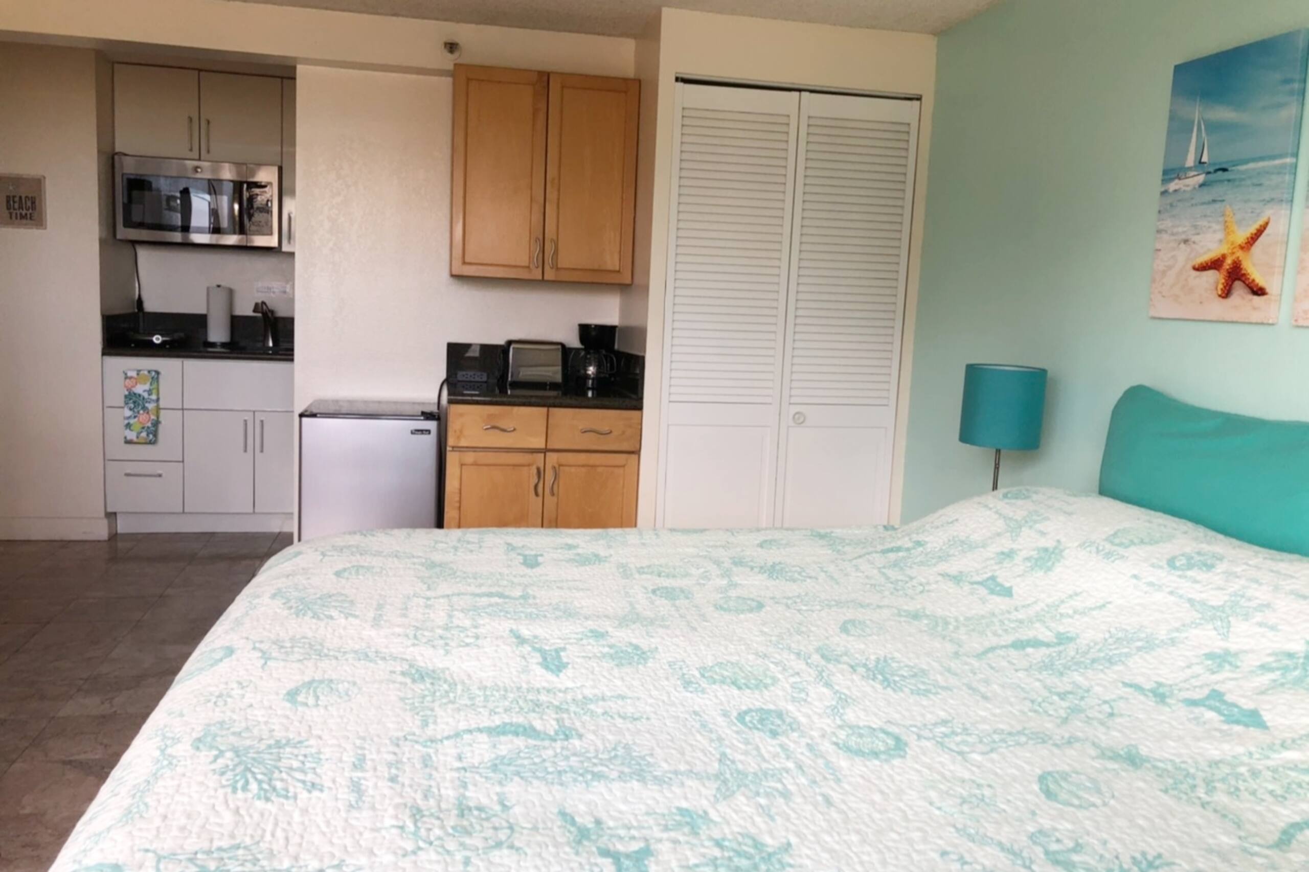 Condo in Honolulu · ★4.83 · Studio · 1 bed · 1 private bath - Image 2