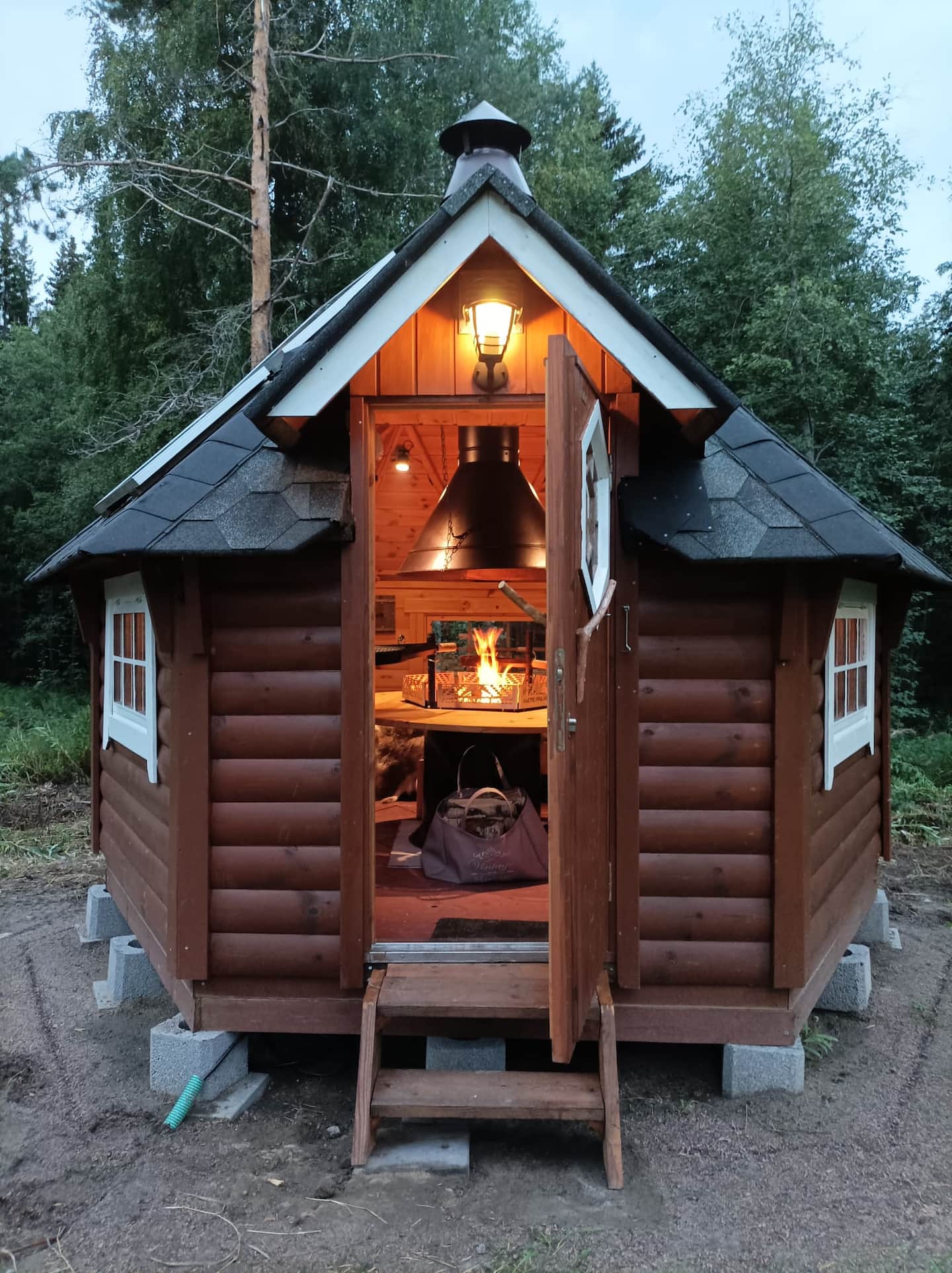 Himos Mökki/maatila + Kota + Palju / Ei Naapureita 3