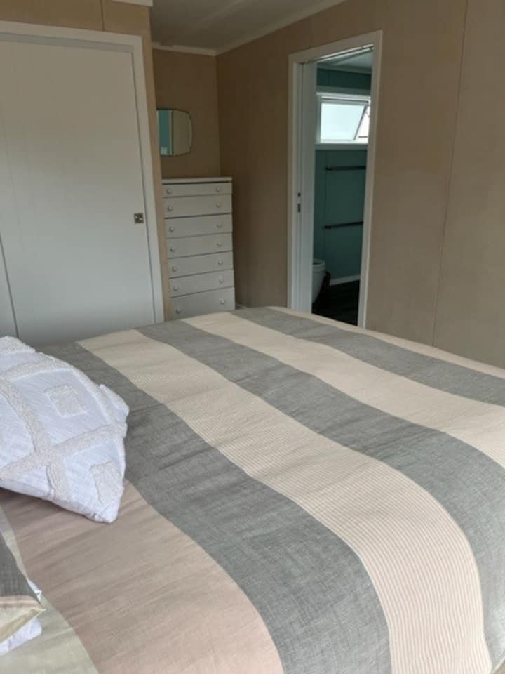 HABITACIÓN TAMAÑO KING AL BAÑO