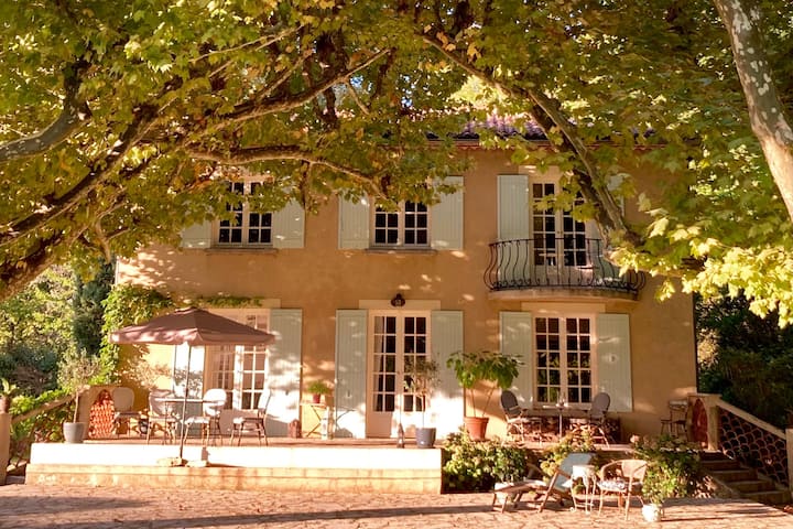 Avignon : locations de vacances en chambre d'hôtes - Provence-Alpes-Côte d'Azur,  France | Airbnb