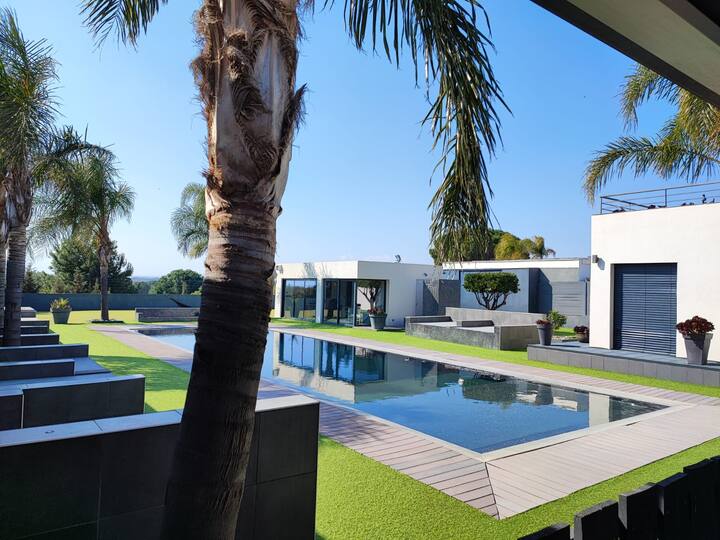 Luxury villa near Perpignan Villas for Rent in Cabestany, Occitanie