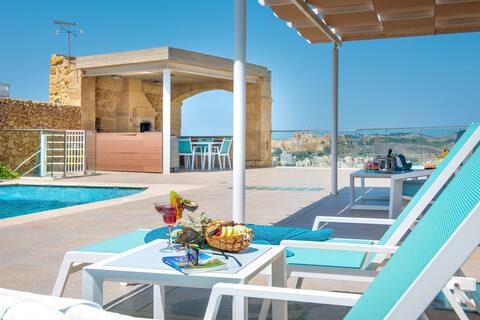 Villa in Xaghra, Indoor Pool, Cinema, Wine Cellar