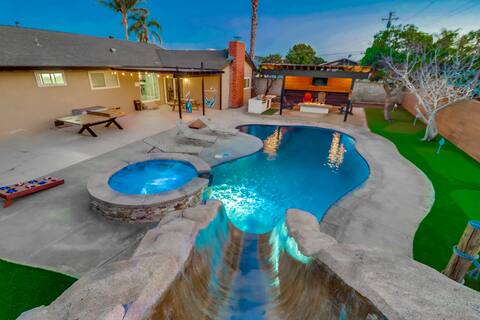 Salt Water Pool & Mini Golf Close to Downtown