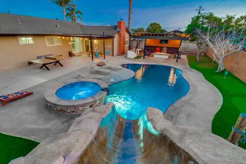 Salt Water Pool & Mini Golf Close to Downtown