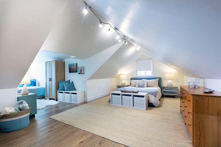 Separate sleep areas in loft