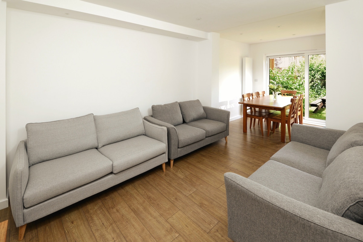 Top performing Airbnb: Comfortable House and Ultra Modern Annexe in Englishcombe