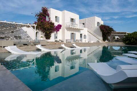 Veni Seaside Luxury Villa with Private Pool