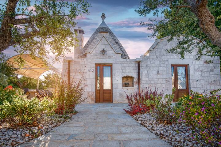 Dimore “Crescenzio” : 2 Trulli,1 Depandance