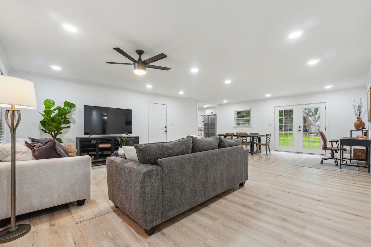 Top performing Airbnb: 3BR Walk to DT ‑ Fire Pit & Games Retreat in Atlanta