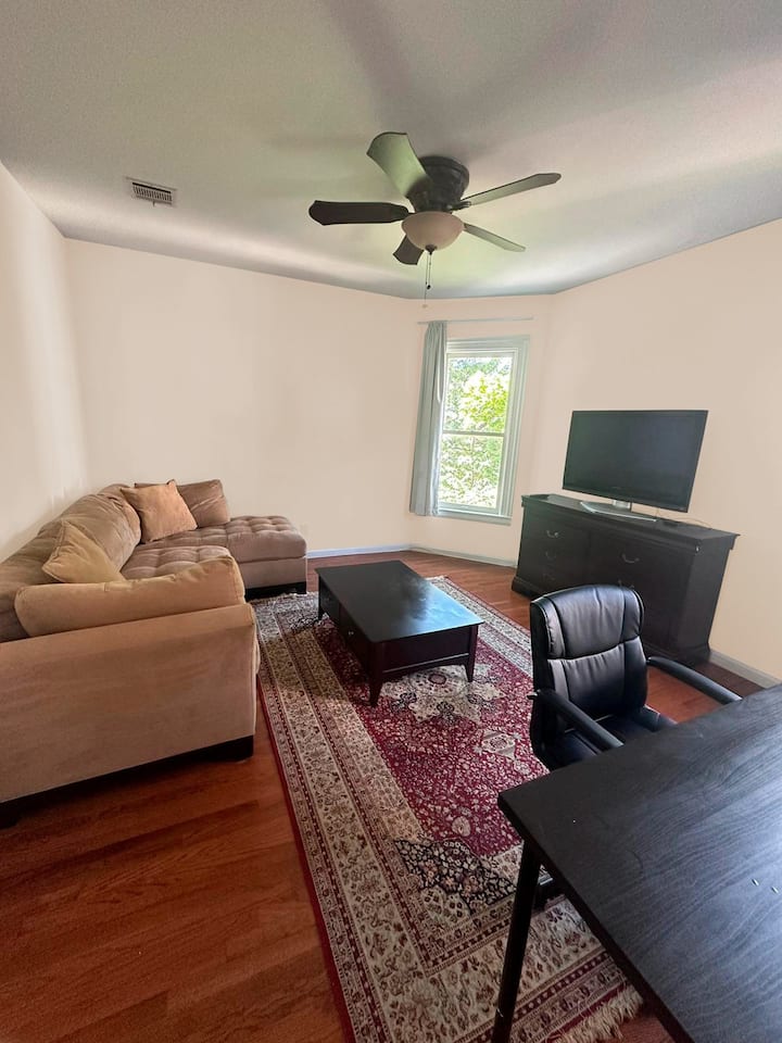 Just Minutes from NYC: Stunning 1-bedroom Suite