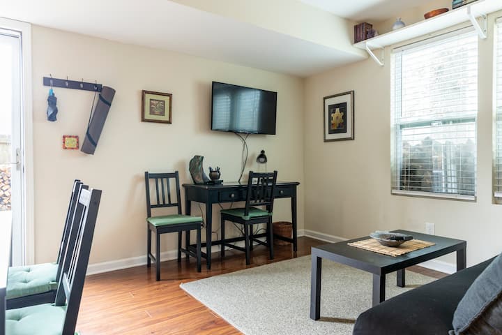 Garage Guesthouse - Dunwoody, GA