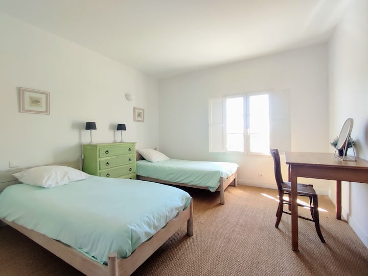 Chambre 5/ Twin bedroom 5