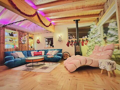 'Doug's Mountain Getaway' - Upper Two Floors