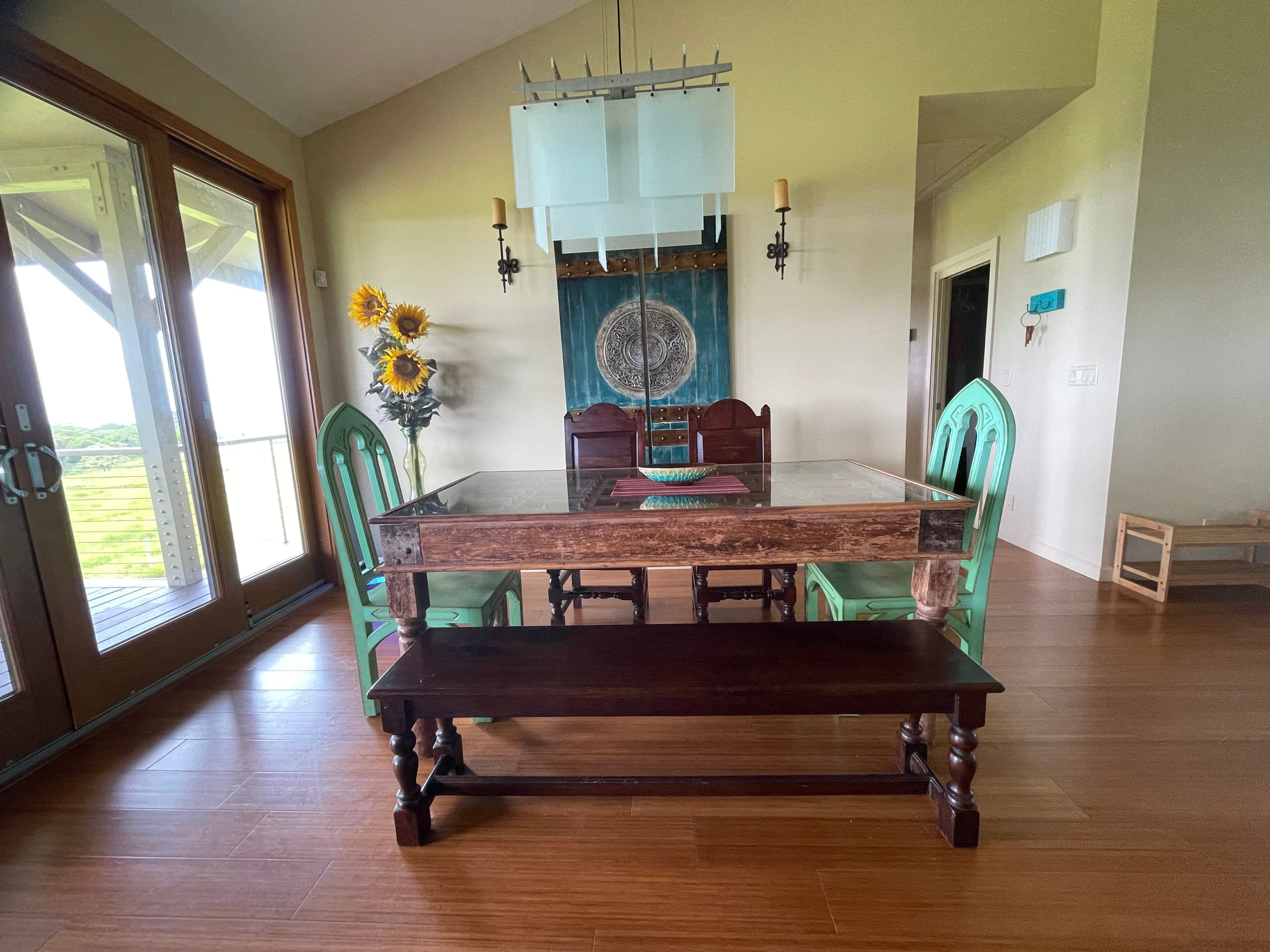 3-Bedroom Home w Ocean Views & Renovated Kitchen - Photo 6
