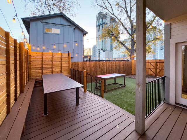 Walk to Rainey | Bachelor(ette) House | Sleeps 22 gallery image 3