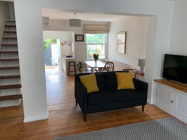Coast Cottage, Seaside Retreat In Heart Of Deal - Deal