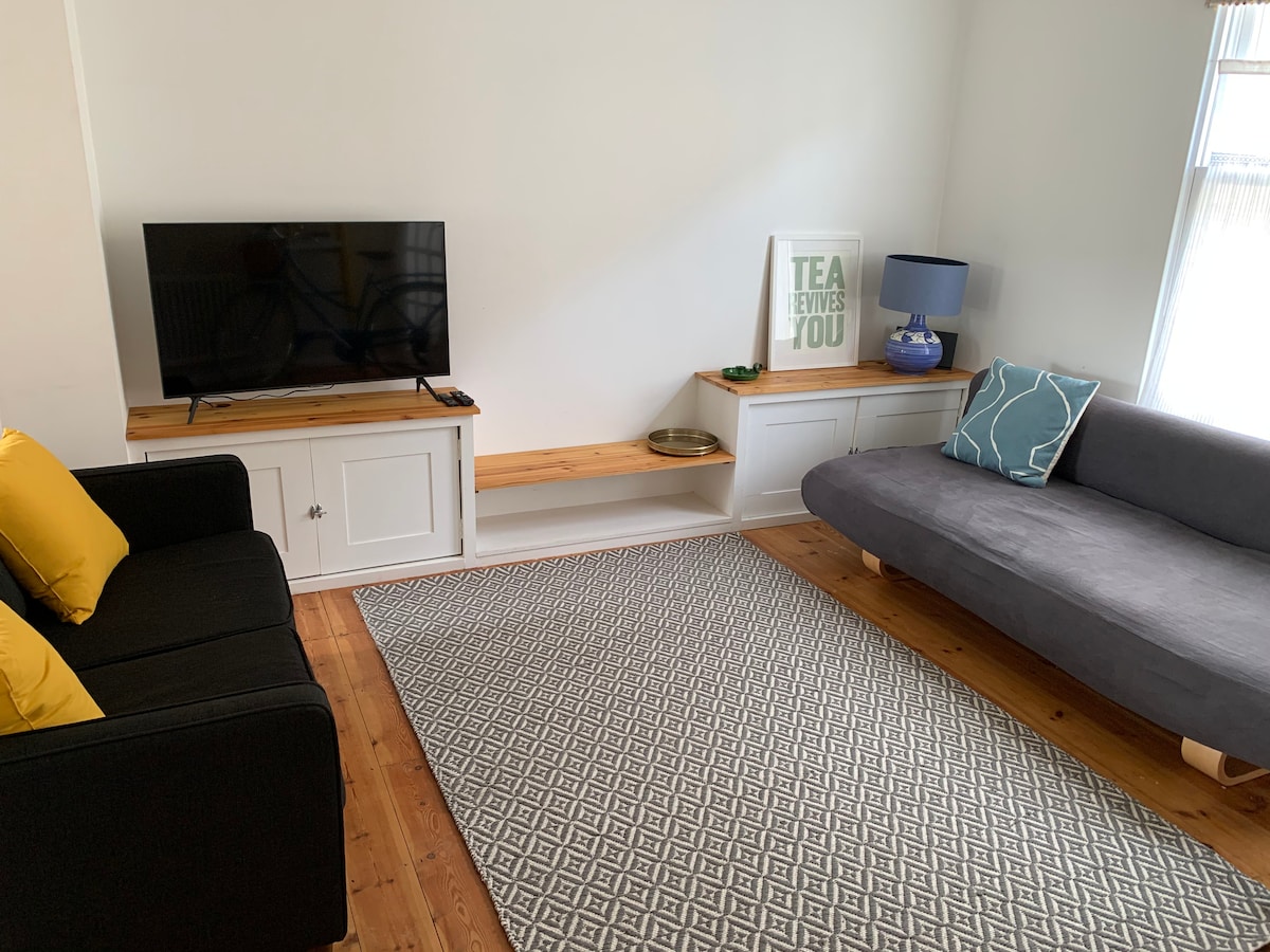 Popular Airbnb listing: Coast Cottage, Seaside retreat in heart of Deal in Deal