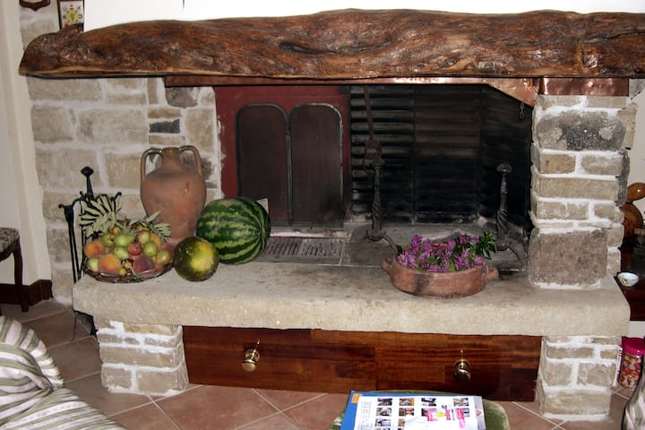 "Il Focolare" - Casa Saba Villanovafranca - South Sardinia