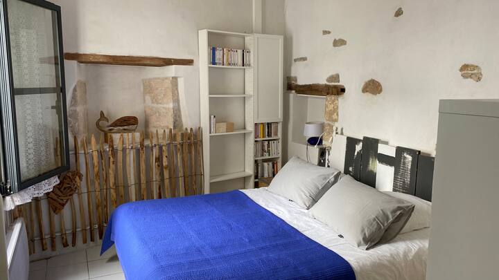 iluminado en 160x200
habitación cerrada por puerta corredera
ventana del jardín