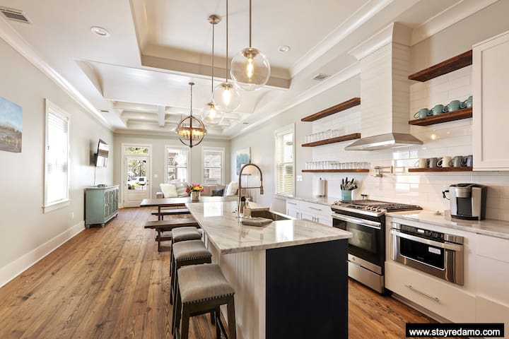 Huge New Home w/ Outdoor Space, Walk to Streetcar!