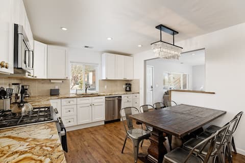 Beautiful Home in Willits!