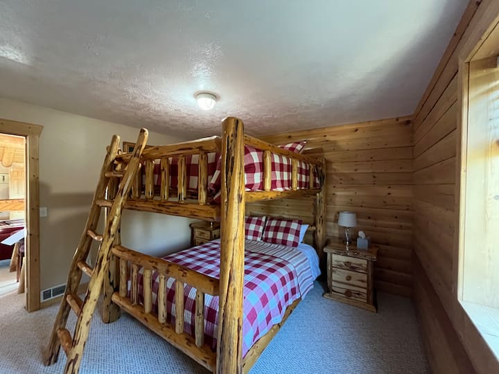 Bedroom #4- 2nd floor-Qu over Qu bunk-sleeps 4
